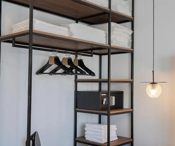 Unique Lee Pham Apartamento Rhodes City